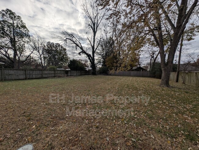 Building Photo - 1912 E 55th Pl