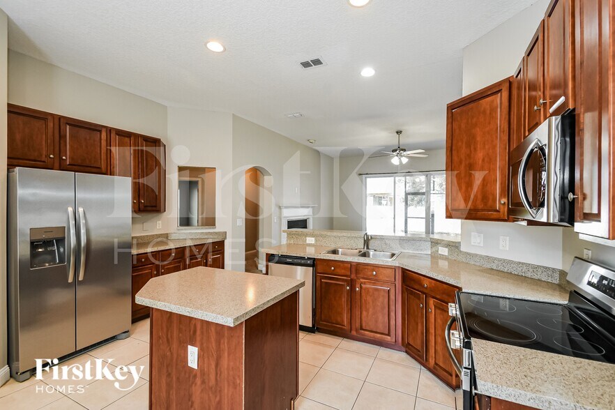 Building Photo - 86353 Sand Hickory Trail
