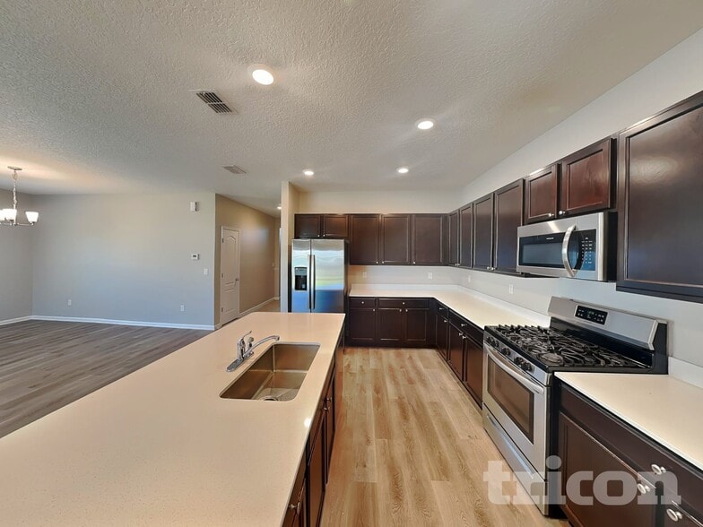 Building Photo - 154 Bloomfield Wy