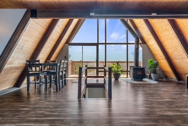 Building Photo - 26120 Deertrail Dr