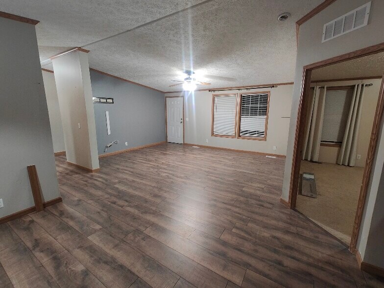 Building Photo - 336 S Moore School Rd