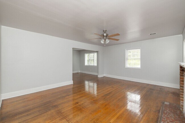 Building Photo - 103/105 Indiana Ln