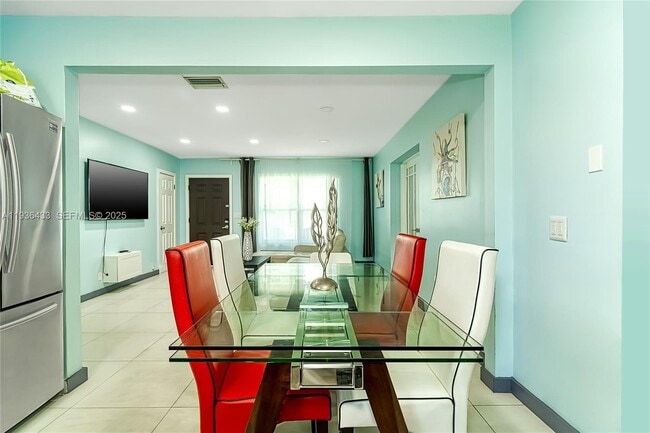 Building Photo - 216 SW 6th St