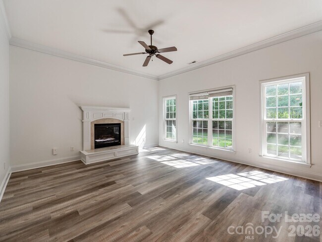 Building Photo - 533 Montgrove Pl NW