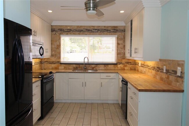 Building Photo - 2705 S Brink Ave