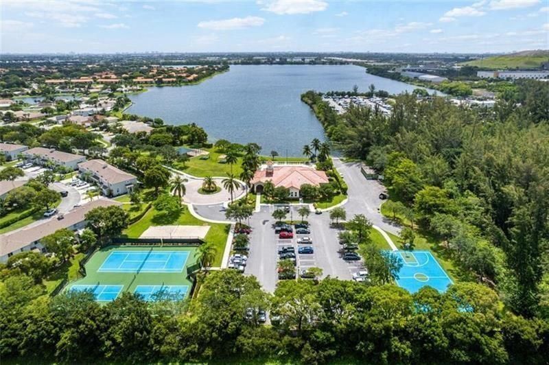 Building Photo - 1432 SW 47th Ave