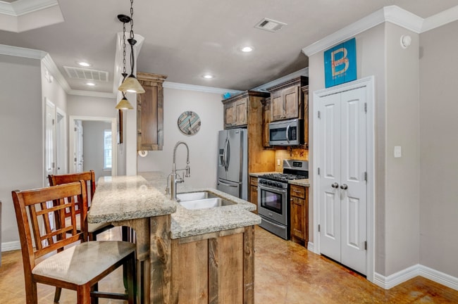 Building Photo - 6407 Norwood St