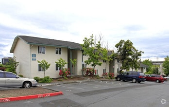 Building Photo - Windsor Heights