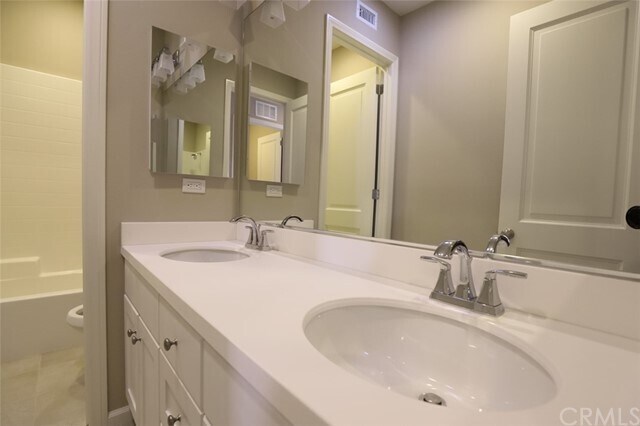 Building Photo - 112 Firefly