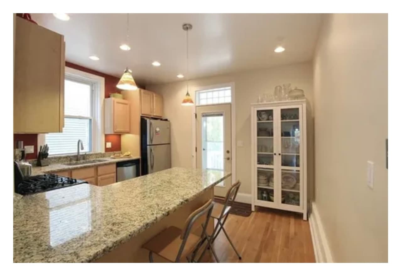 Kitchen - 2733 W Ainslie St