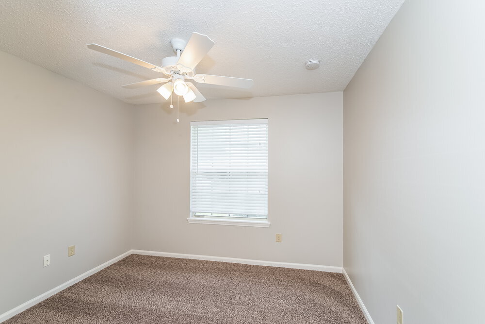 Building Photo - 3268 Avalon Dr