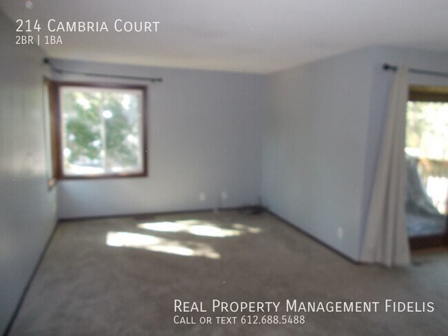 Building Photo - 2 Bedroom, 1 Bathroom Townhome in Woodbury