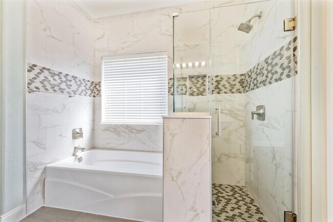 Building Photo - 18617 Dry Pond Dr