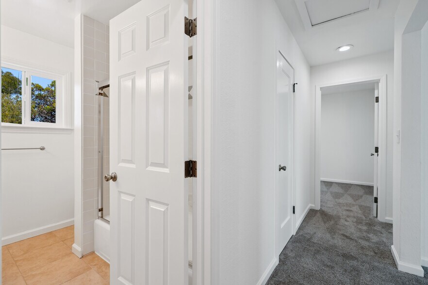 Building Photo - 5541 Highland Ave