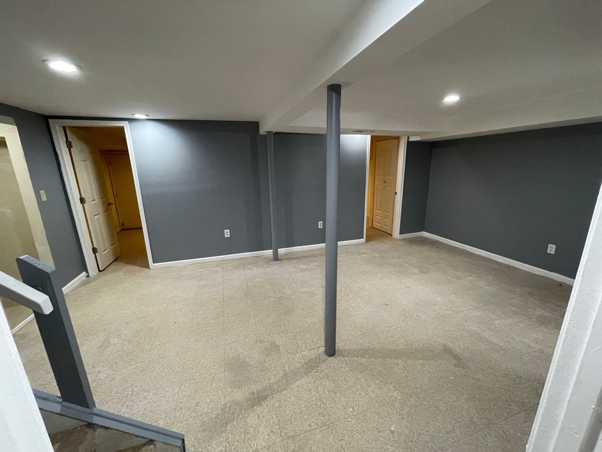 Building Photo - 216 Carnation Ct