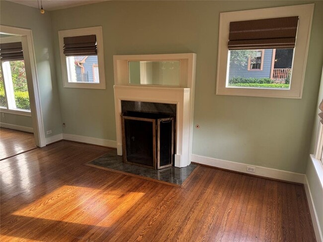 Building Photo - 1607 Blount St