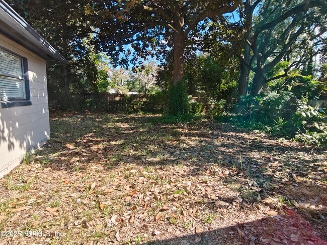 Building Photo - 2921 Mansion Rd