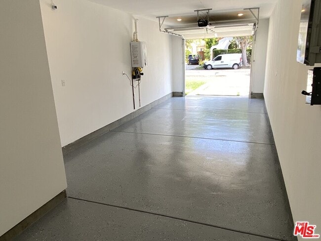 Building Photo - 1651 S Hayworth Ave