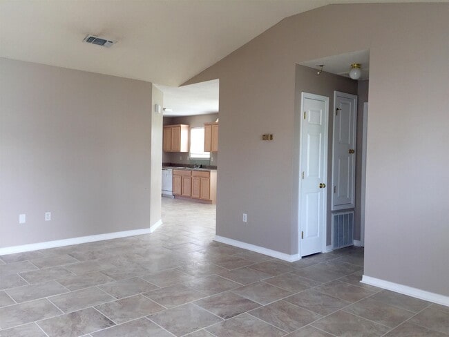 Building Photo - 13375 Chris Dr