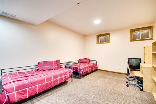 Building Photo - 30W777 Shoe Factory Rd