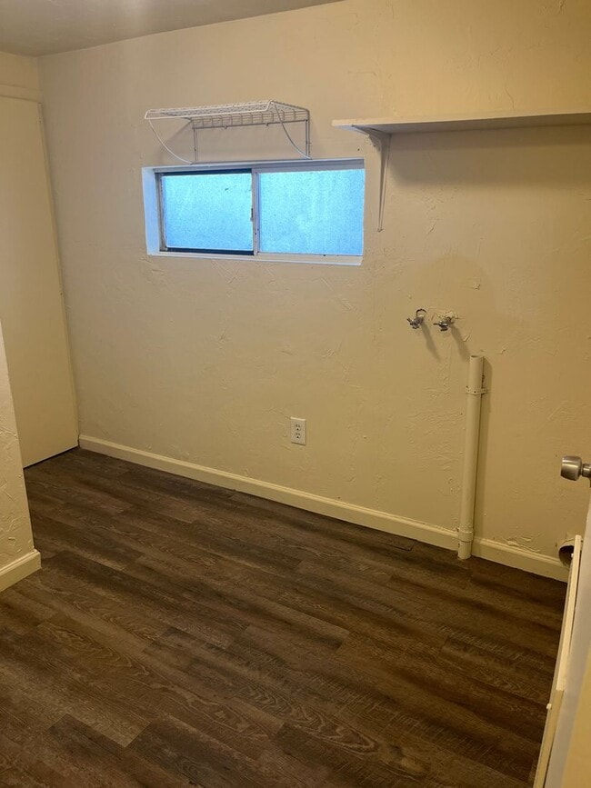 Building Photo - ***3 BEDROOM/1 BATHROOM IN PAULDEN***