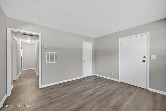 Building Photo - 6955 Miss Muffet Ln S