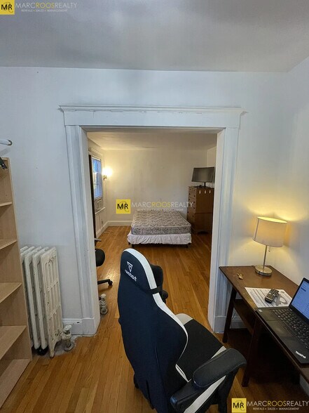 Building Photo - 2 Mission St