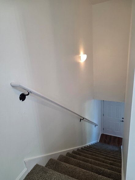 Building Photo - 1262 Macedonia Dr