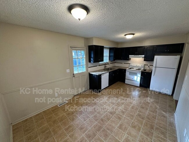 Building Photo - 124 N Garfield St