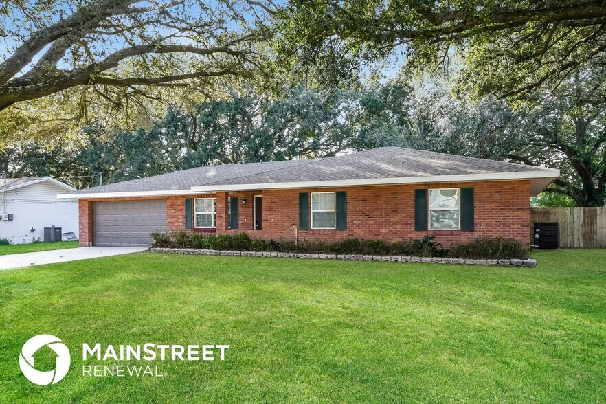 Building Photo - 104 Lighter Log Ln