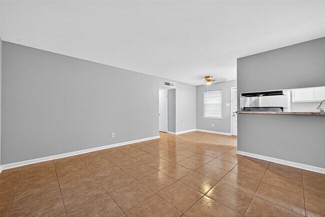 Building Photo - 7703 Moonmist Dr