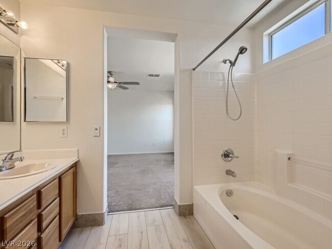 Building Photo - 1220 Swanbrooke Dr