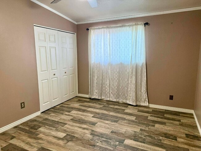 Building Photo - 8 Deborah Dr