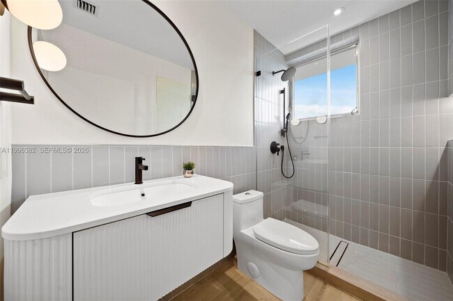 Building Photo - 600 76th St