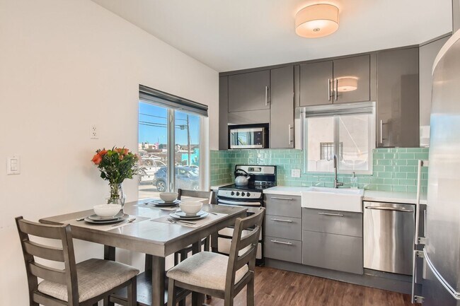 Building Photo - Vintage and Efficient 2 Bedroom Craftsman in North Park