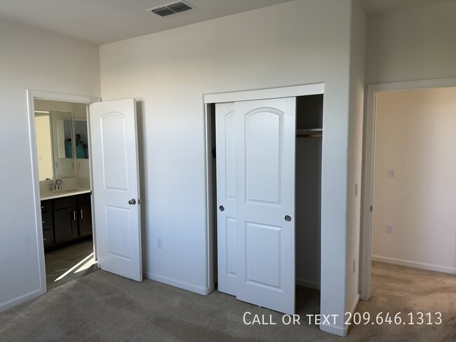 Building Photo - 17624 Monroe Dr