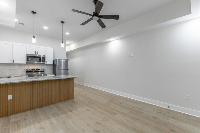 Building Photo - 1124 Garfield St