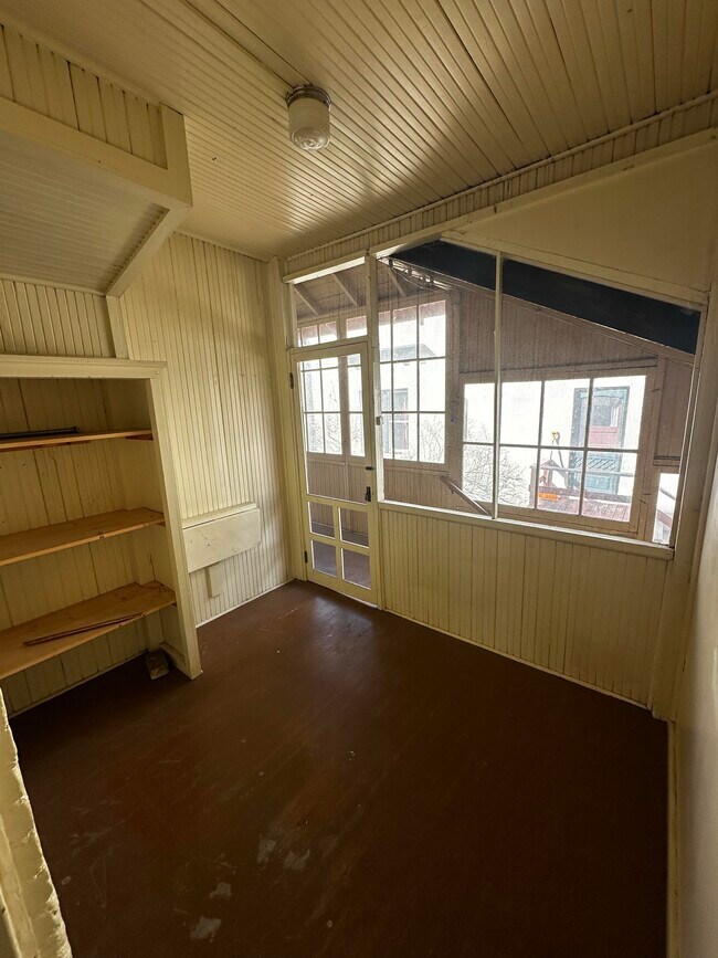 Building Photo - 428 Power St