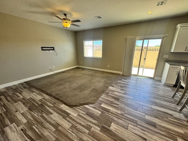Building Photo - Blackhawk Townhome! Incredible Amenities!!