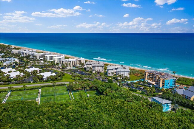 Building Photo - 669 NE Plantation Rd