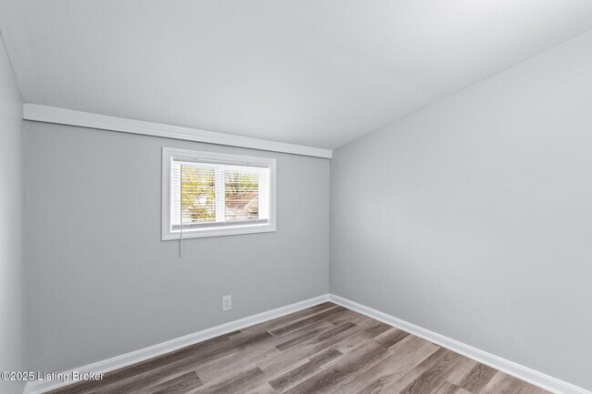 Building Photo - 1124 Sale Ave