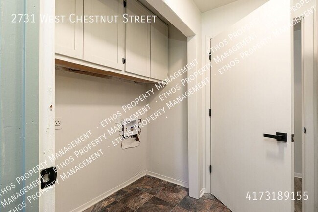 Building Photo - 2731 W Chestnut St