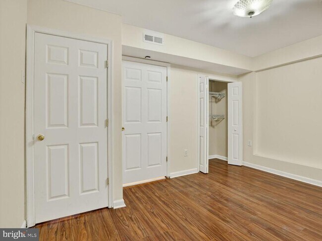 Building Photo - 3844 Koval Ln