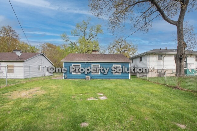 Building Photo - 1062 Hovey St