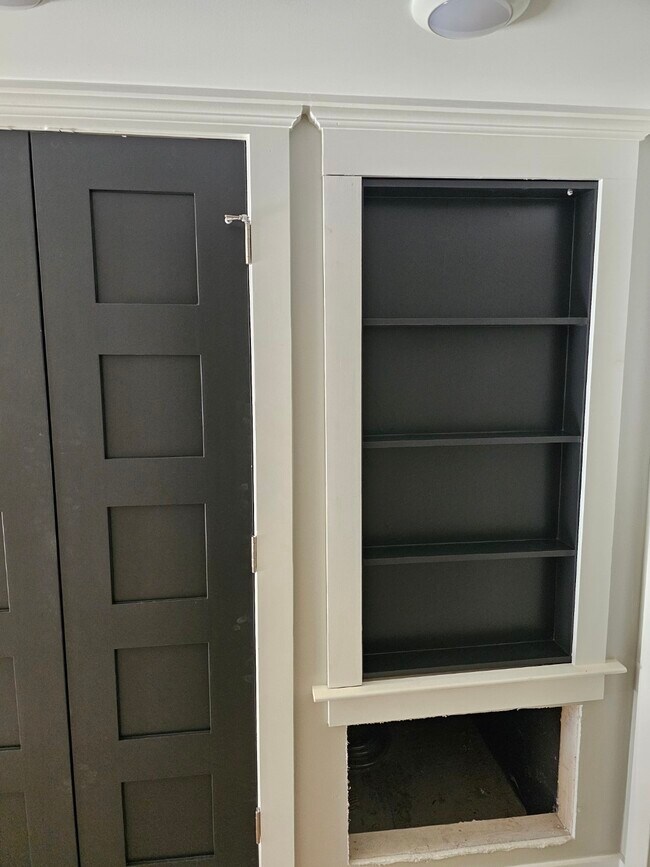 Building Photo - 1012 Rutland St