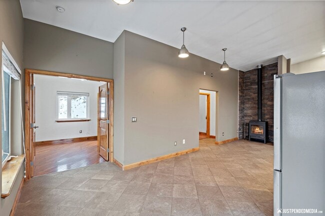 Building Photo - Eagle River Valley Escape