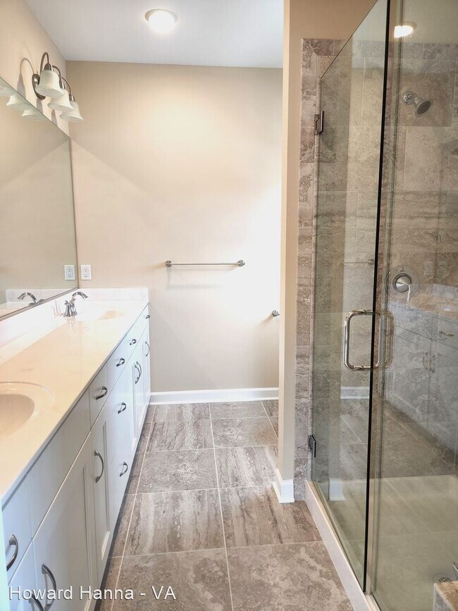 Building Photo - 2 br, 2 bath House - 605 Commonwealth Driv...