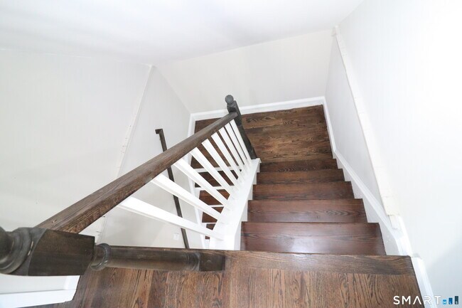 Building Photo - 354 Beechmont Ave