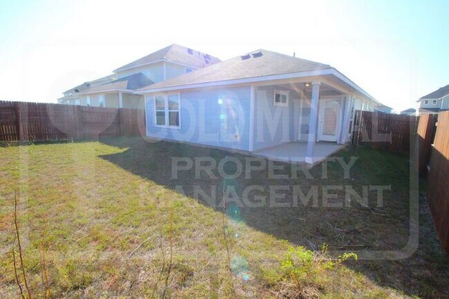 Building Photo - 335 Black Opal Dr