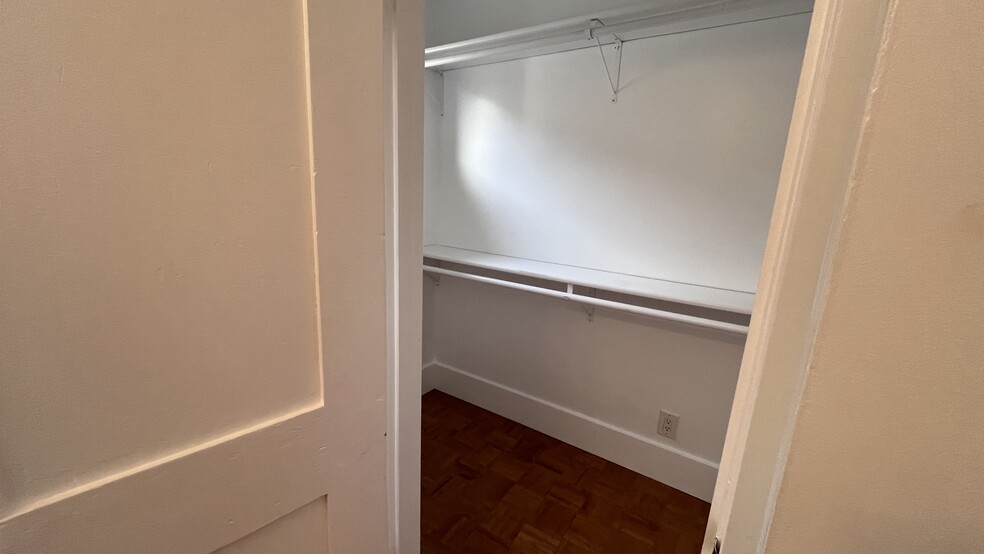 Closet - 6429 Dix St